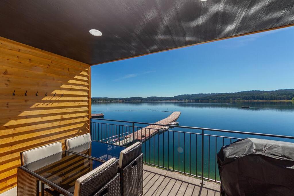 Вилла Wonderful Triplex Unit With Spectacular Lake View! Valley Экстерьер фото